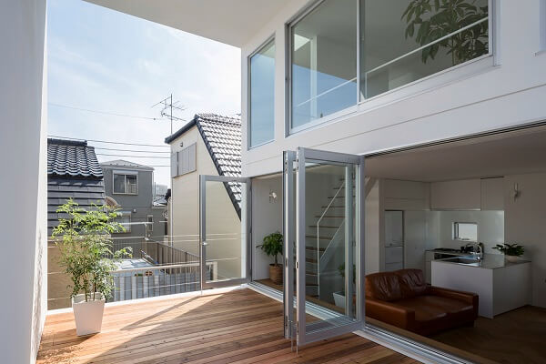 Домик в Токио с большой террасой