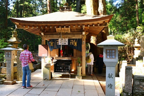 Храм Коясан Окуно-ин