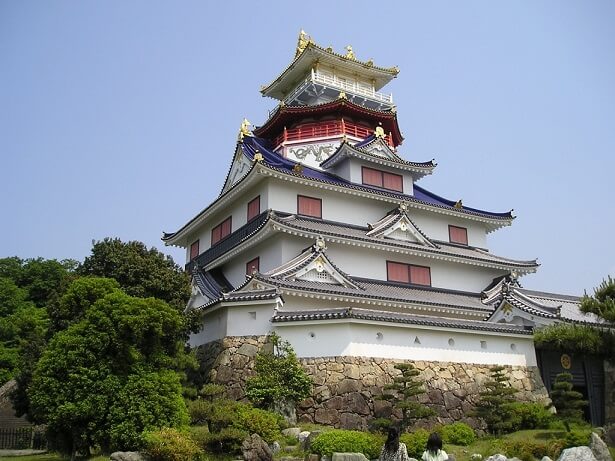 замок адзути япония