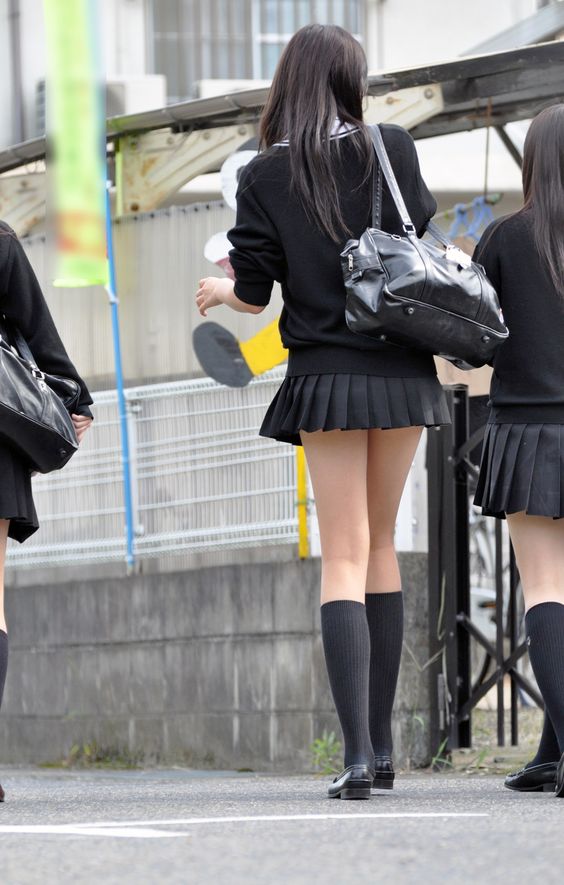 японские школьницы