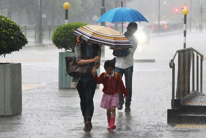 Юго-запад Японии страдает от проливных дождей