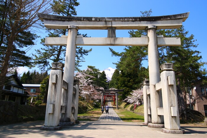 Храм Ивакияма-дзиндзя