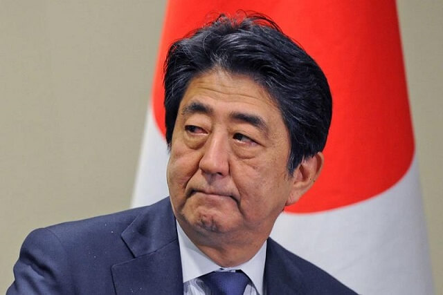 Синдзо Абэ отверг обвинения в помощи проекту своего друга