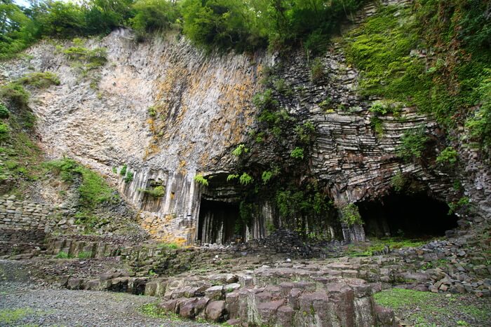 Пещера Генбудо