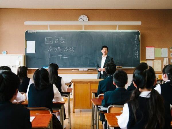 Эксперты считают, что образование в Японии необходимо сделать доступнее для иностранцев и их детей