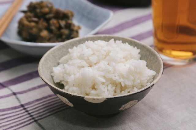 30 продуктов/блюд, которые лучше всего сочетаются с белым рисом
