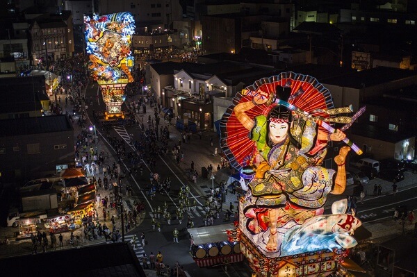 11 лучших летних фестивалей Японии по мнению путешественников