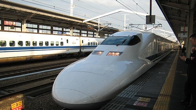 В Японии появится поезд с ваннами для ног