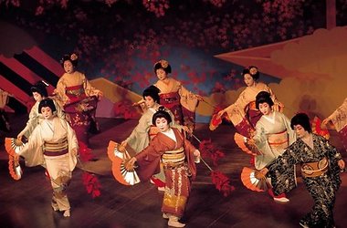 Японские танцы май