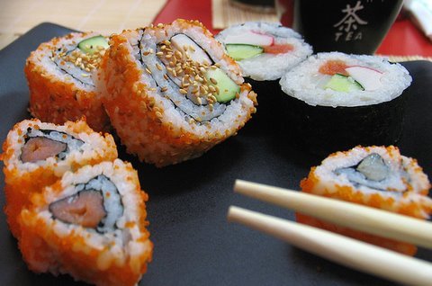 Какие продукты могут быть использованы при приготовлении суши?