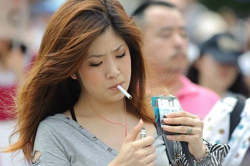 В Японии станет меньше курильщиков
