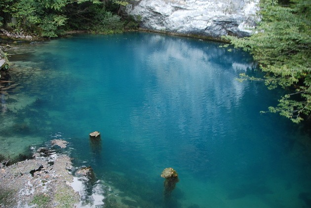 голубое озеро абхазия