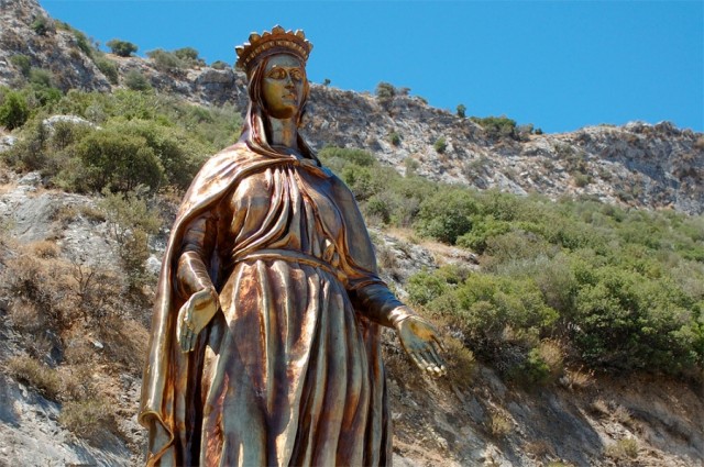 скульптура Девы Марии