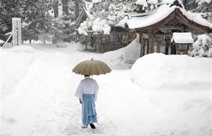 снегопад в японии. есть жертвы