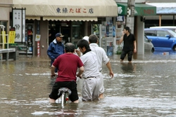 Япония утонула в грязи и ливнях