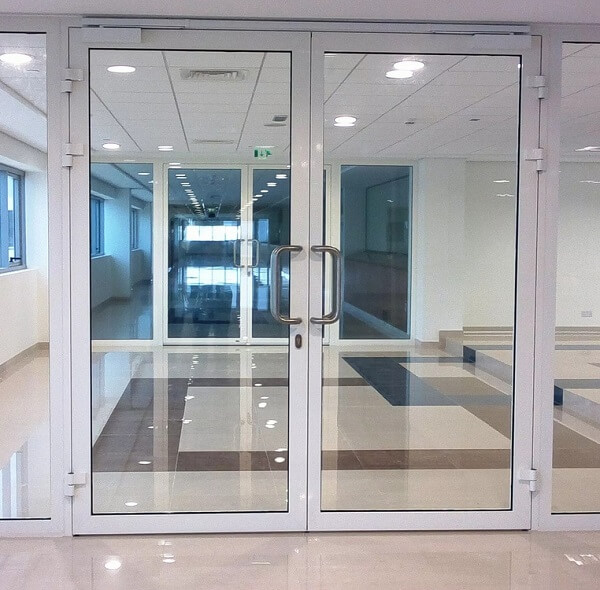 Алюминиевые двери от оконной компании Народные окна